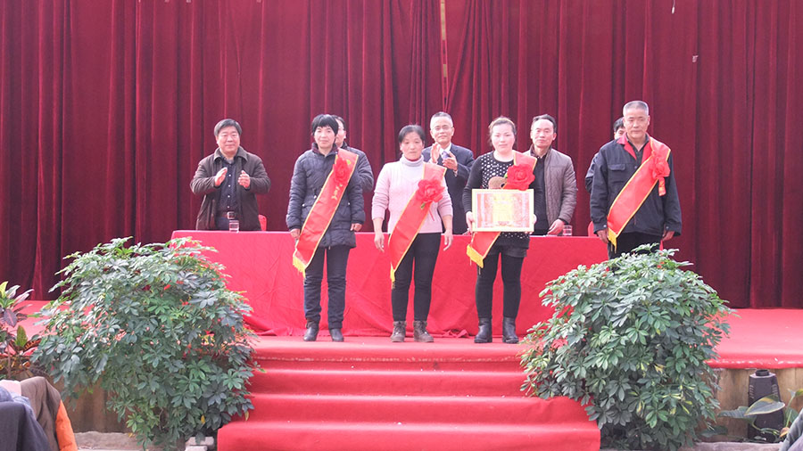 開(kāi)來(lái)濕克威防水行業(yè)聯(lián)盟先進(jìn)者